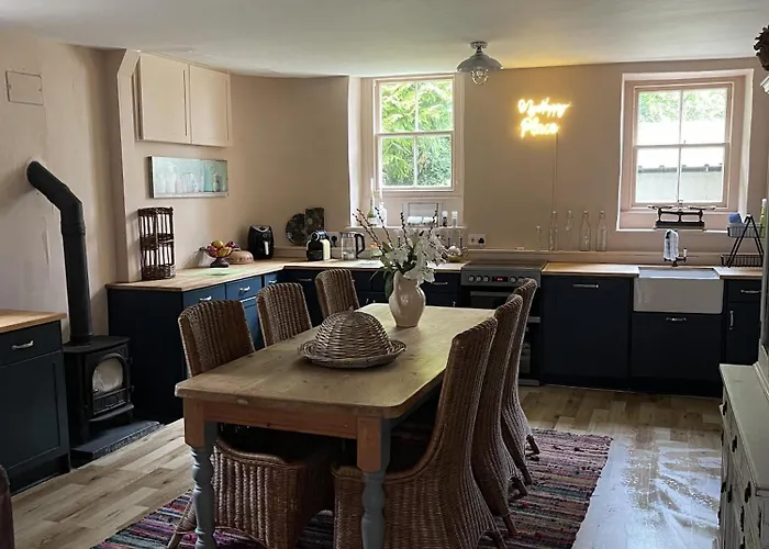 Stunning 2-Bedroomed Cottage